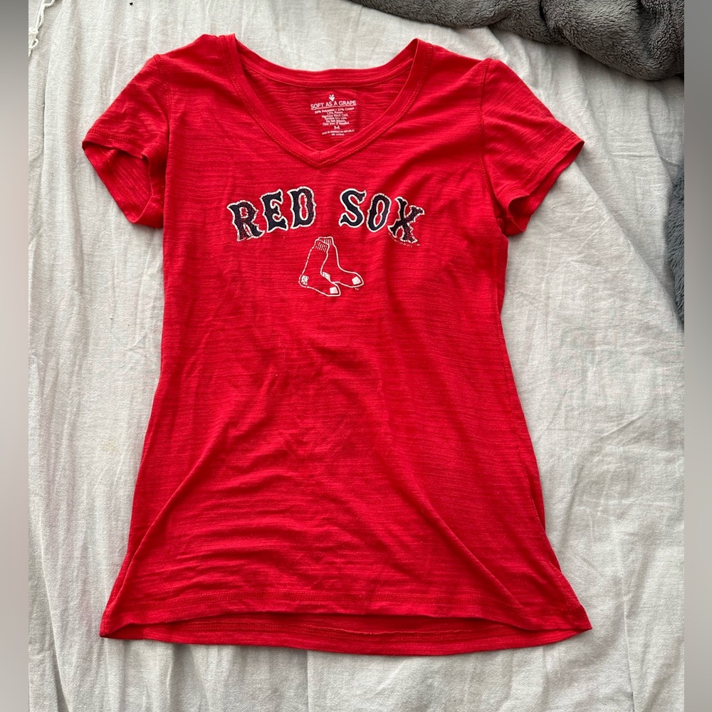 women’s red sox tshirt